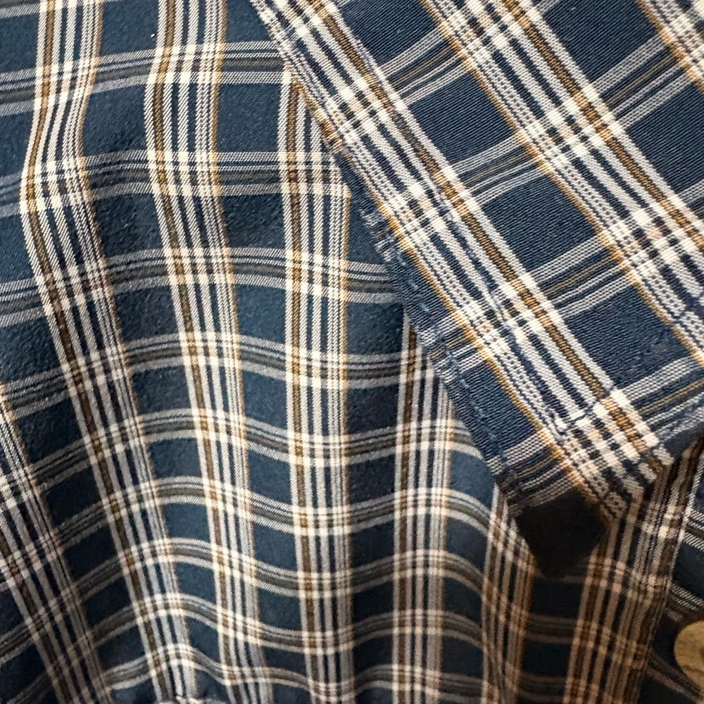 Wrangler Navy and White Plaid Button Down Shirt